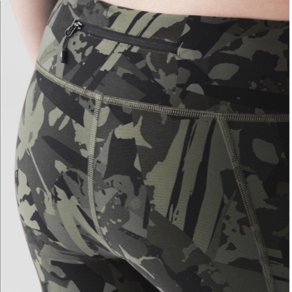 Lululemon RARE Tight StuffLeggings - Picture 5 of 13